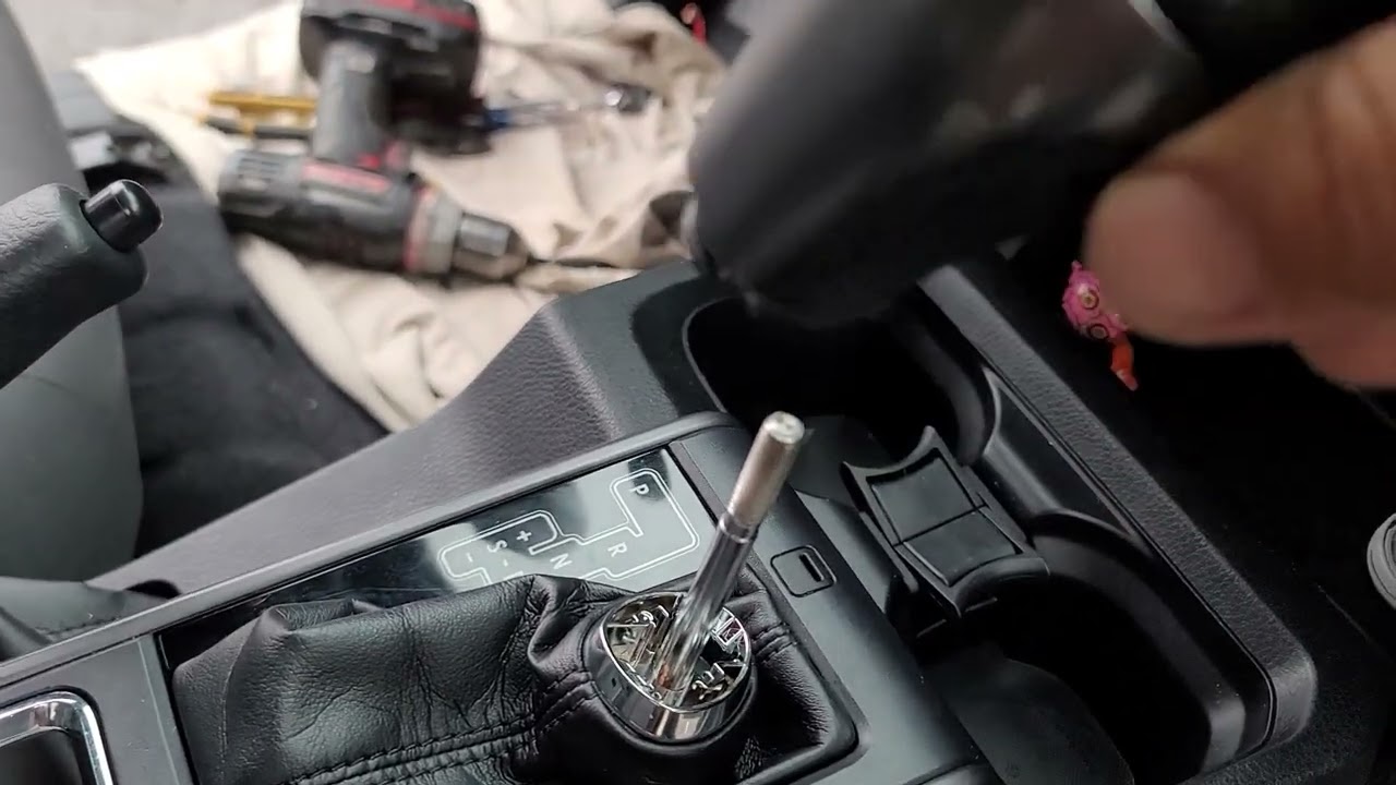2017 TOYOTA  TACOMA. REMOVE CENTER CONSOLE