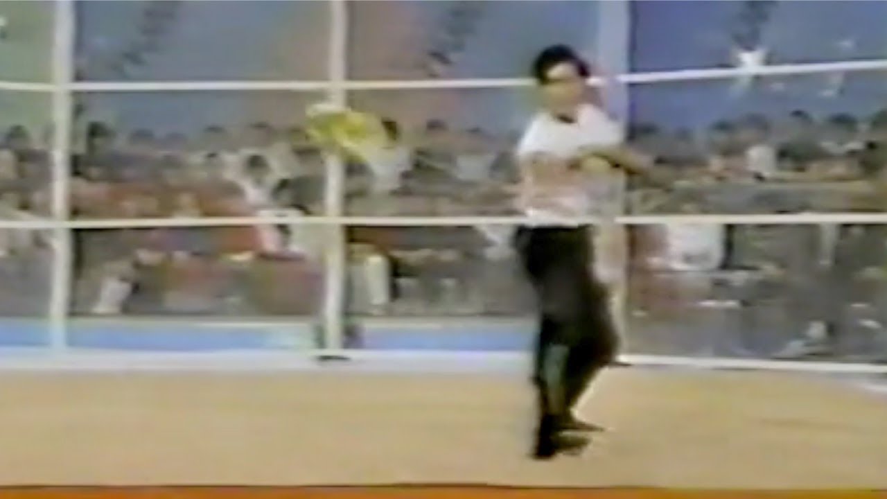 【武術】1982 劉懐亮  (繩鏢) / 【Wushu】1982  Liu Huailiang (Shengbiao / Rope Dart)