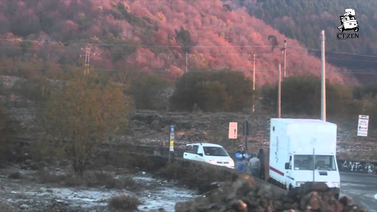 Cavalli, corse clandestine sull'Etna. «Lo sanno tutti e nessuno fa niente»