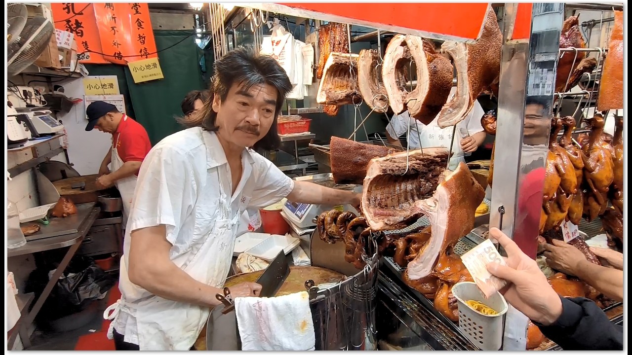 香港燒味 師傅出馬 燒豬出爐辣手貨 乳豬紅卜卜 Roast Pork Crispy Yummy Hong Kong Food 半隻四百四 叉燒鬆不柴 香港美食 新強記燒臘飯店