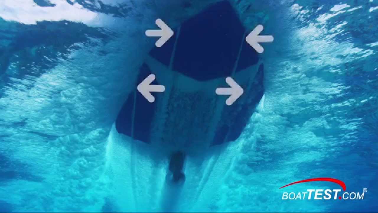 Regal Fastrac Hull 2015- By BoatTest.com