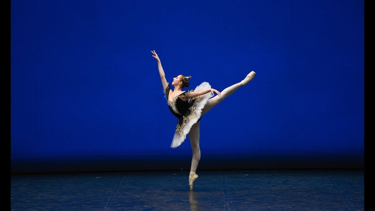 Arabesque 2018 | Elena Iseki | Harlequinade