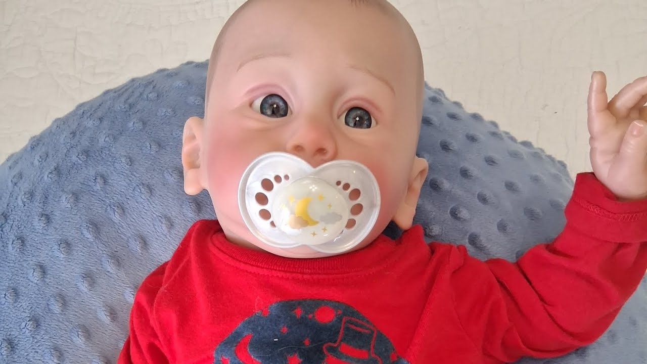 Переоденьтесь и поболтайте с моим другом Энди.