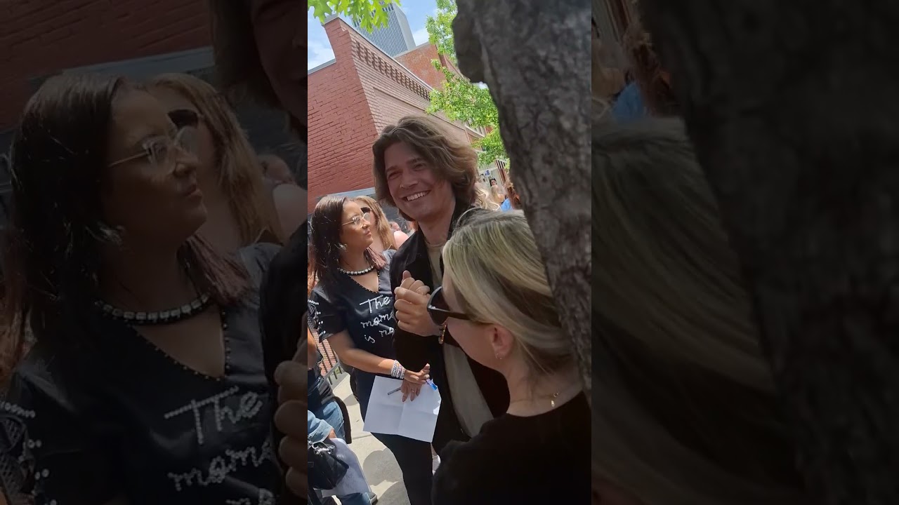 Zac Hanson talking to us at Hanson Day 2025 about where the band is at ❤️💚💙🎶