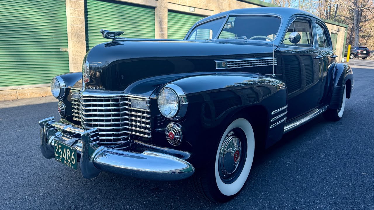 Cadillac Series 62 Deluxe Sedan 1941 года