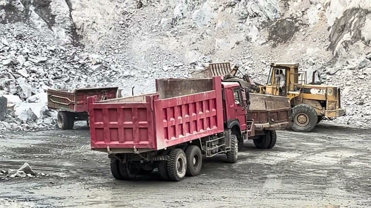 CATERPILLAR IS LOADER VS HUGE ROCKS 🪨 LOADING 🚛🎶