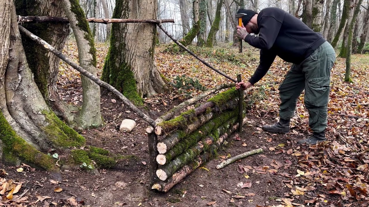 Solo Bushcraft: Building a Warm Shelter in a Cold, Foggy Forest | Fire Making&Relaxing in the Woods