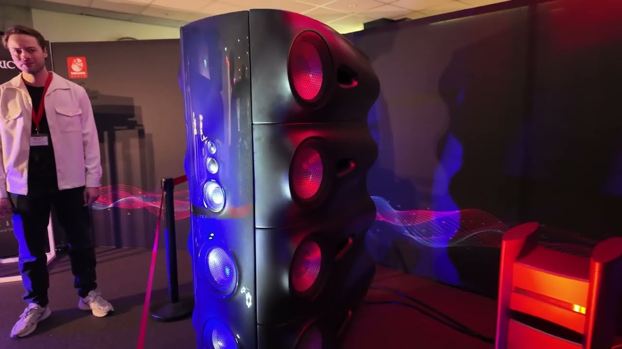 Audio Show Iear Ultimate Sound and Vision Tilburg Willem II stadion (16-Nov-2024) [4K/25fps] [Uncut]