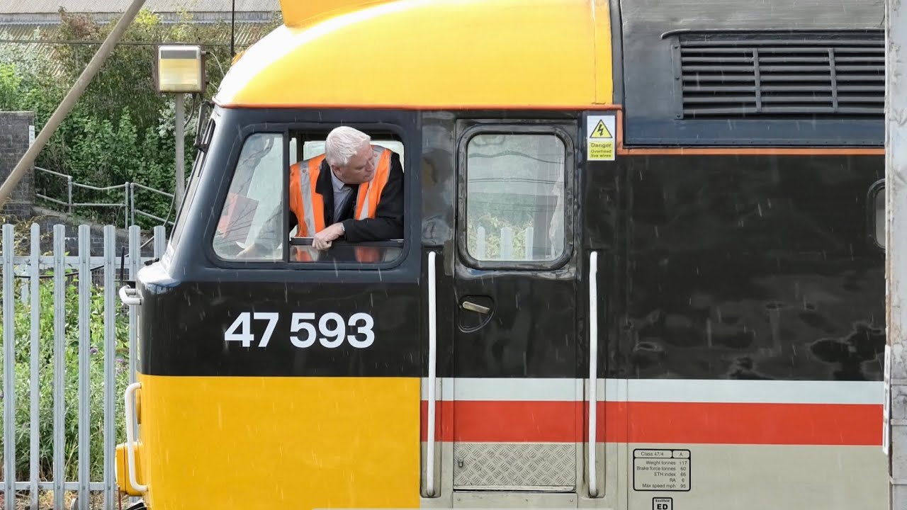 47593 & 60532 'Blue Peter' RETURN Back on DEPOT for a LOCO Change!
