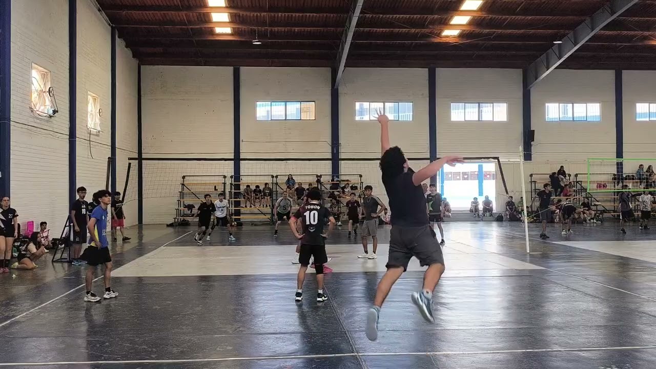 Lobos 🆚 B Dragons