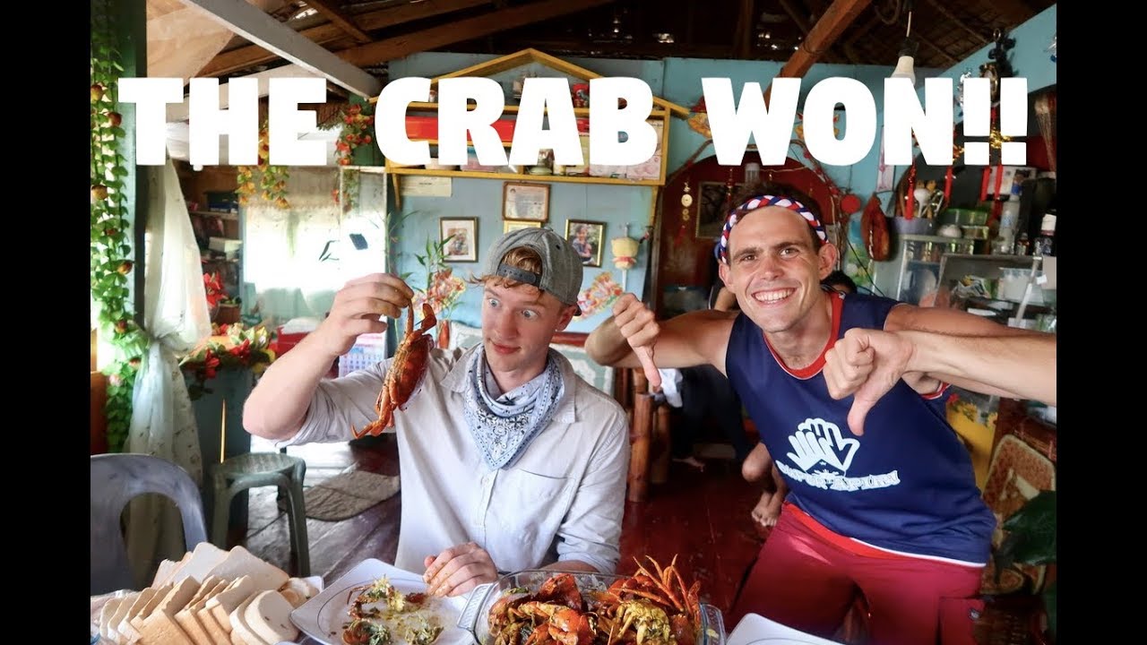 MAN VERSUS CRABS IN THE PHILIPPINES (Life Along The River For Filipinos)