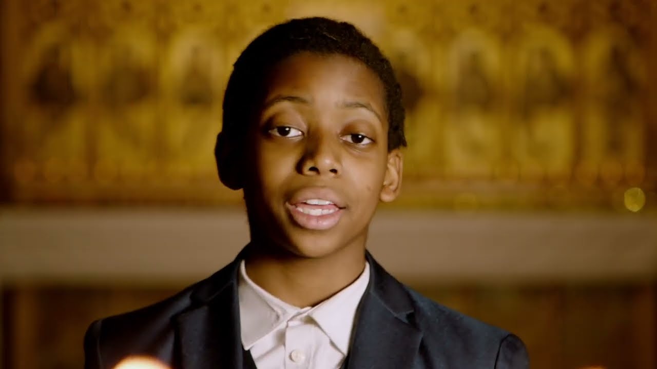 Malakai sings the Candlelight Carol