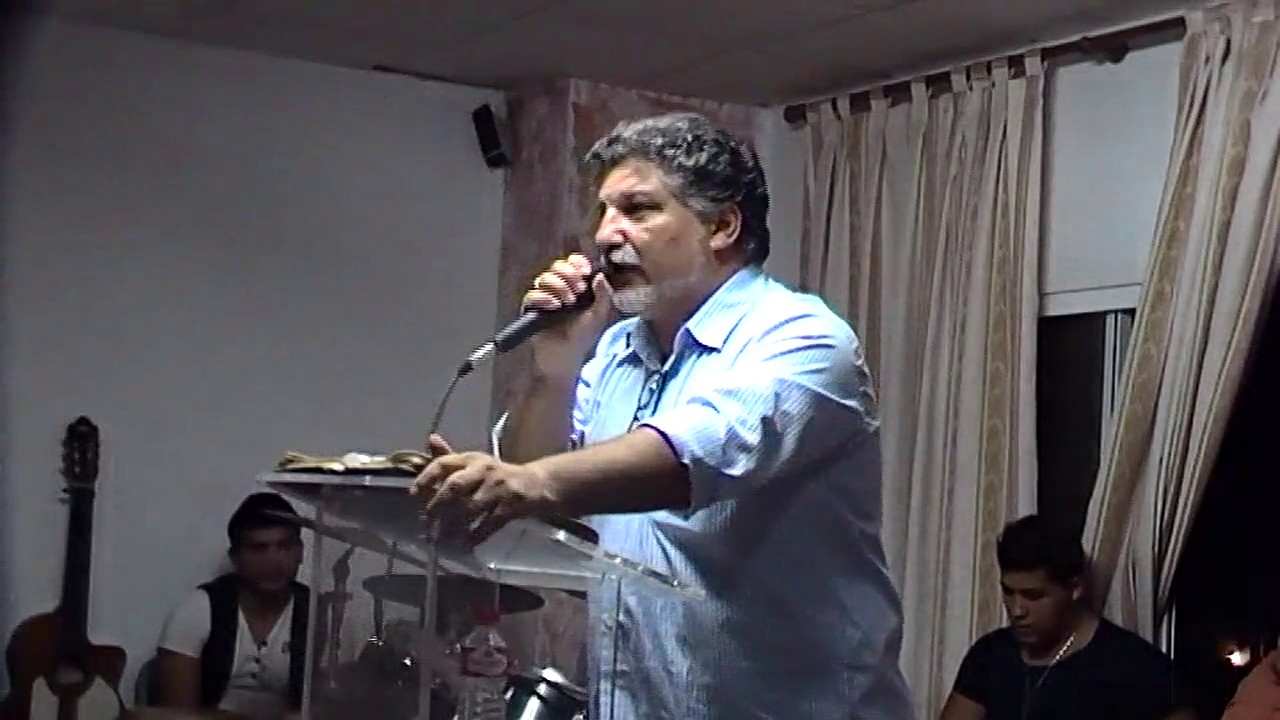 HNO . PICHI EN LA  IGLESIA DE OLIVA . tema hay promesa para ti