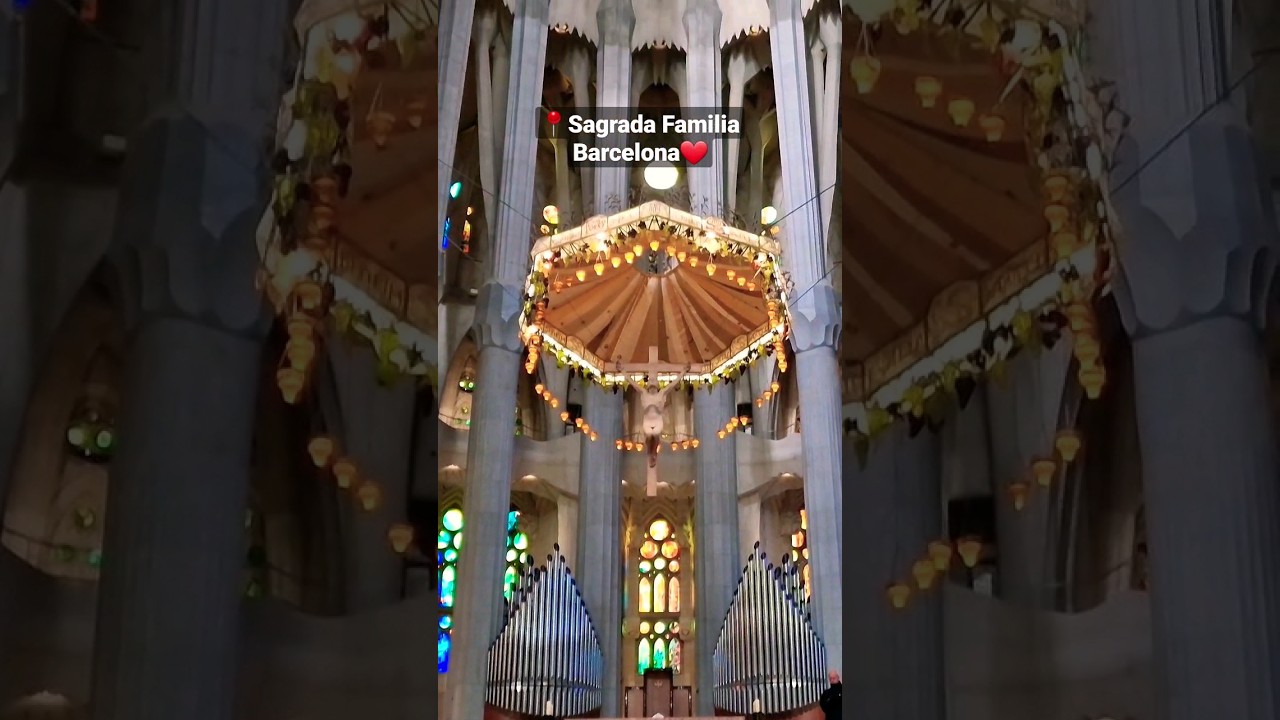 &iquest;Sab&iacute;as que Jes&uacute;s en la Sagrada Familia mira hacia arriba? #shorts #barcelona #sagradafam&iacute;lia