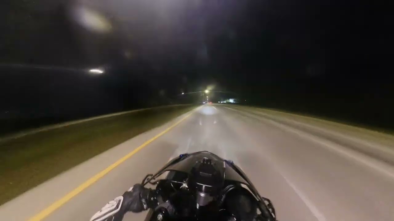 Salí último con la ZX6R… ¿a cuántos crees que alcancé? 🏍️🔥