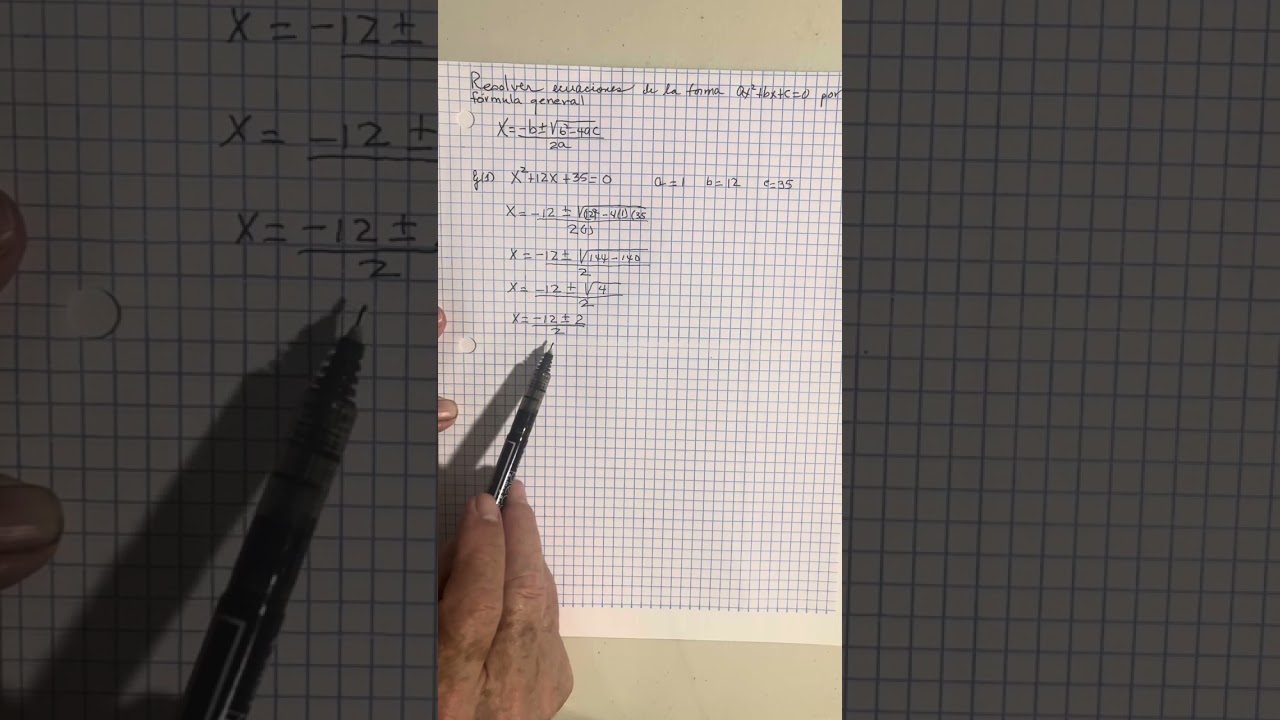Resolver ecuaciones cuadrática por fórmula general,