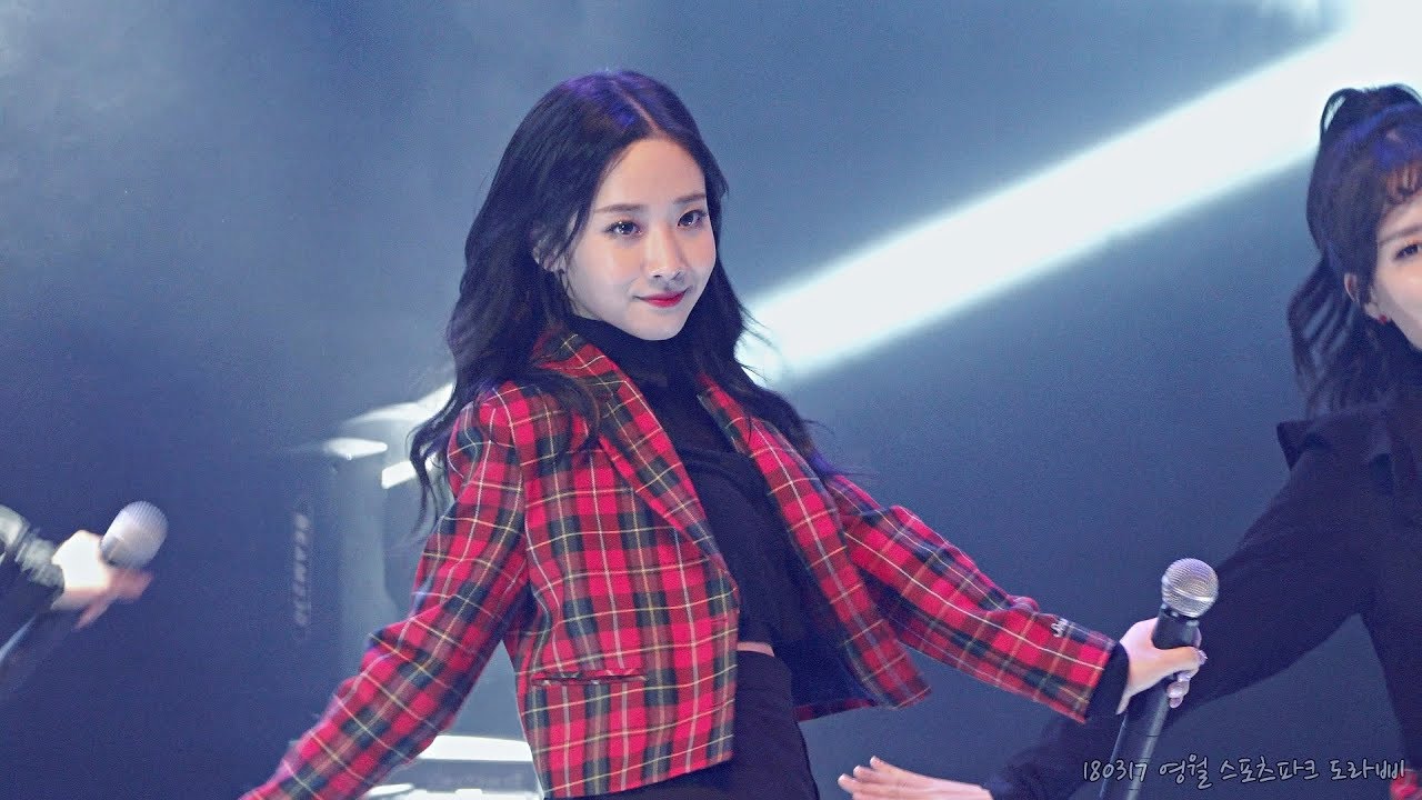 [4K] 180317 러블리즈 (Lovelyz) 유지애 '삼각형' 직캠 By 도라삐 @ 평창올림픽 성공개최 축하 콘서트, 영월 실내체육관
