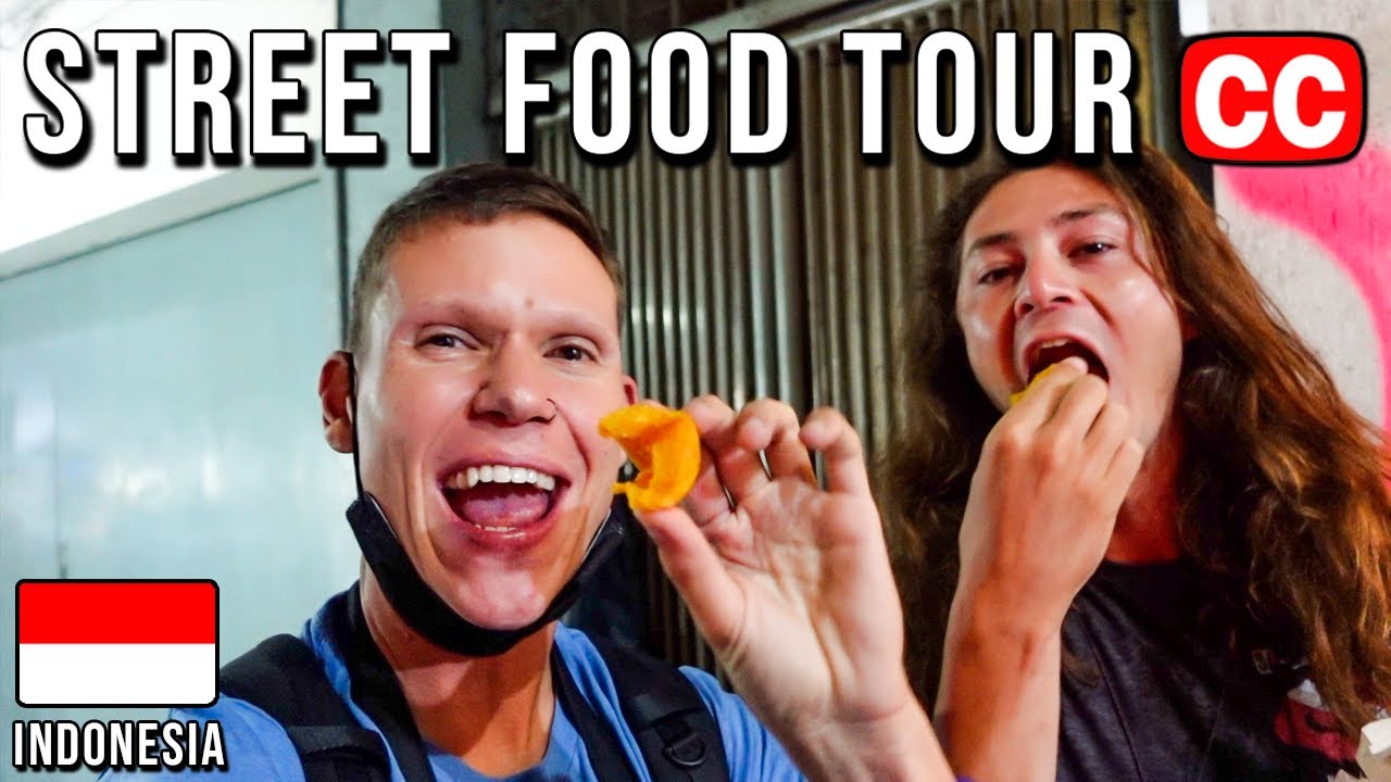FOREIGNERS TRY INDONESIAN STREET FOOD | Bandung, West Java