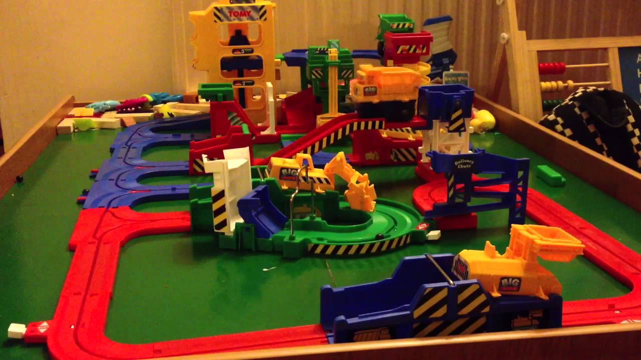 Tomy Big loader and Big Big loader working in perfect harmony
