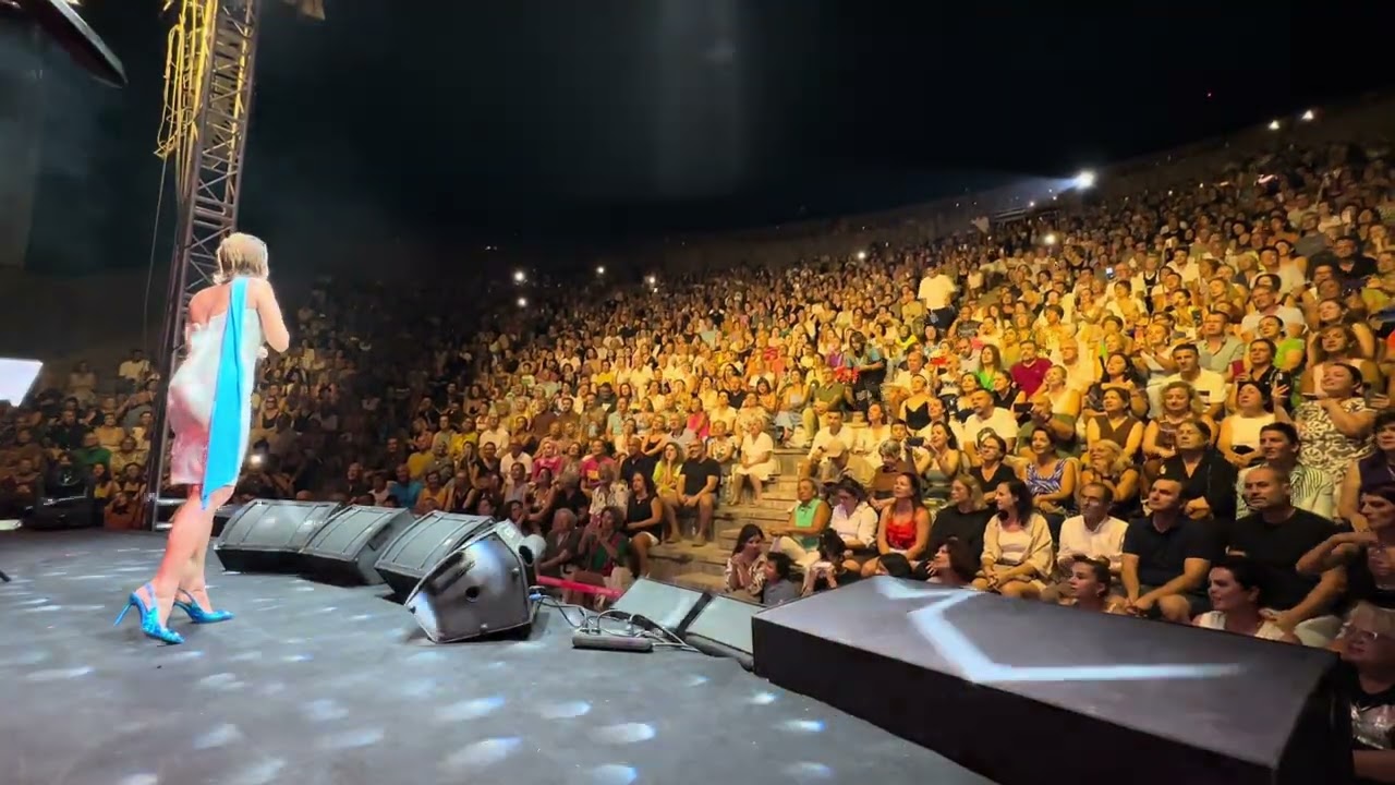 Şevval Sam - R&uuml;zgar + Kıyamam Sana Konser (Altınoluk Amfi Tiyatro)