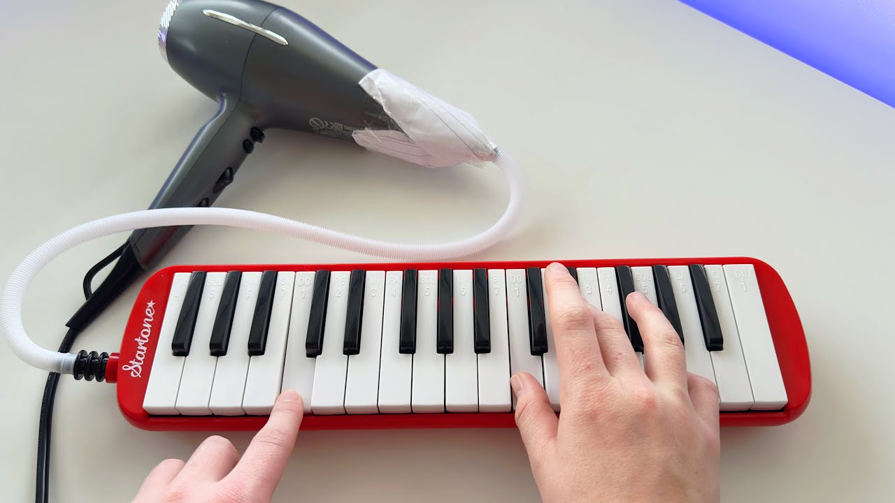 Melodica be like: