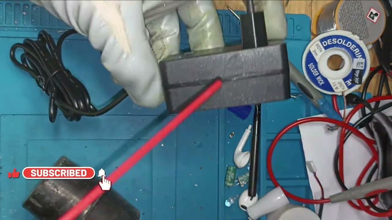 apro un  alimentatore pc senza viti con il detergente contatti  e lo riparo