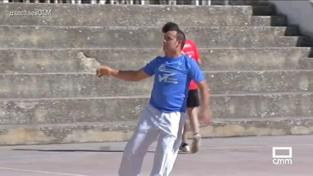 Pelota en mano en Alcalá del Júcar