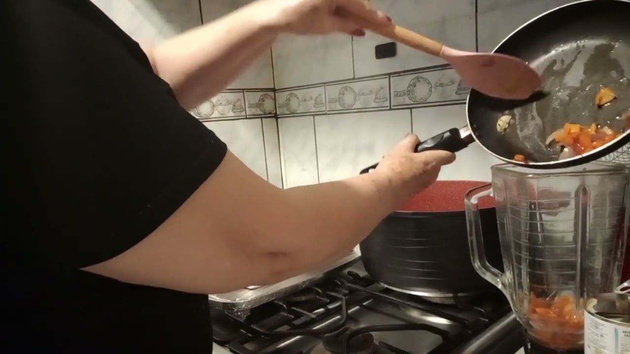 espaguetis a la huancaina y lomito saltado de pollo, rico y económico 👩‍🍳