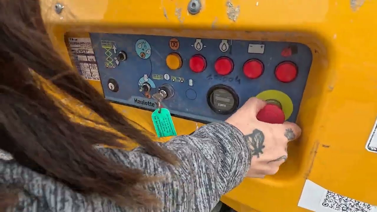 Bedieningshandleiding schaarlift met stempelpoten Haulotte 12DX