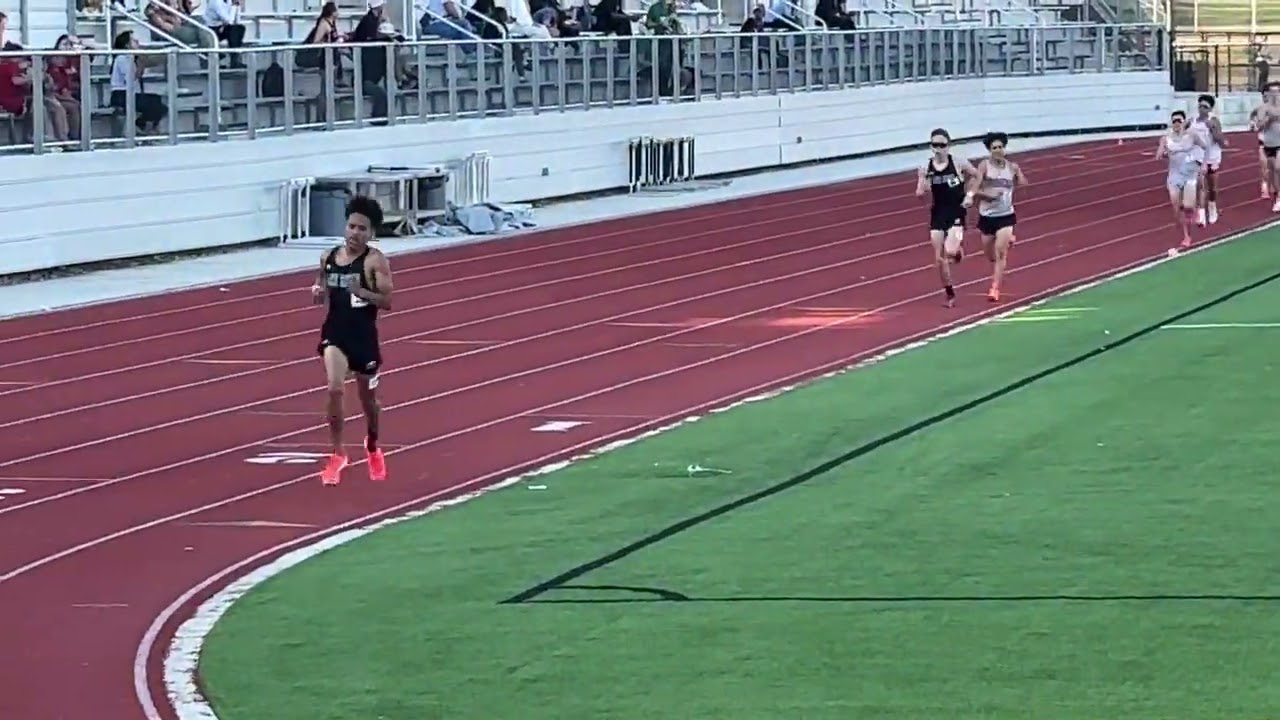 MARTIN High School 1 mile event track meet Robert Carter. Lake Ridge￼.