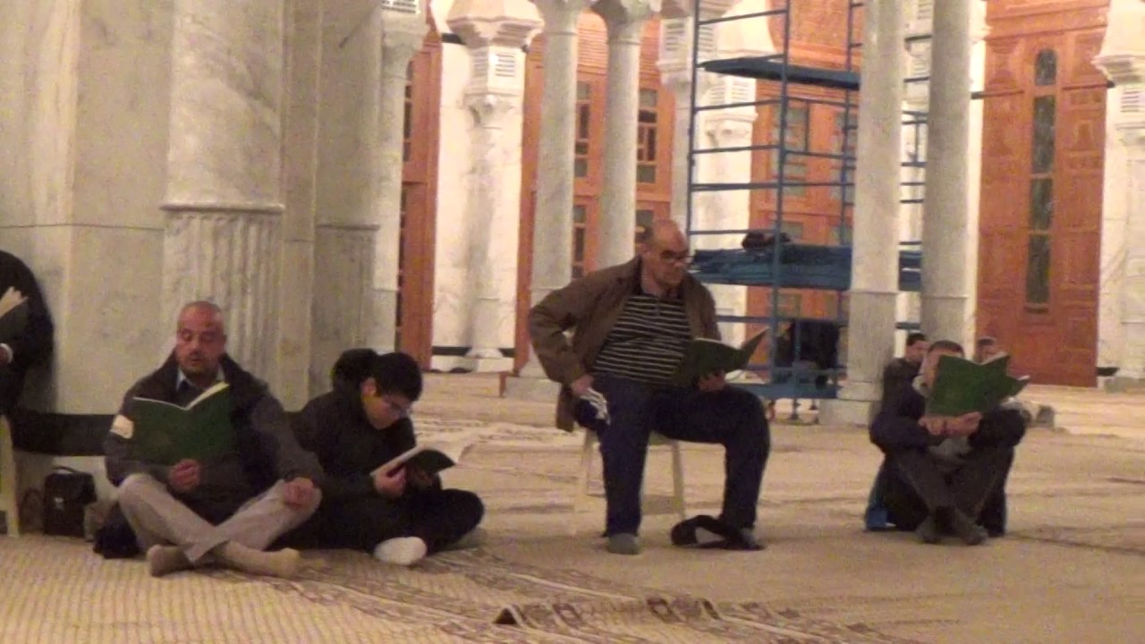 الإحتفال بالمولد النبوي الشريف و إنشاد الهمزية للبوصيري بجامع قرطاج  18 12 2016 ج1