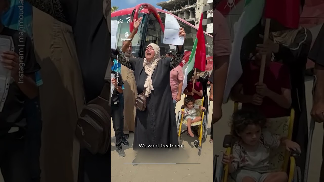 Palestinians rally outside Al-Shifa hospital, demanding medical evacuation | AJ #shorts