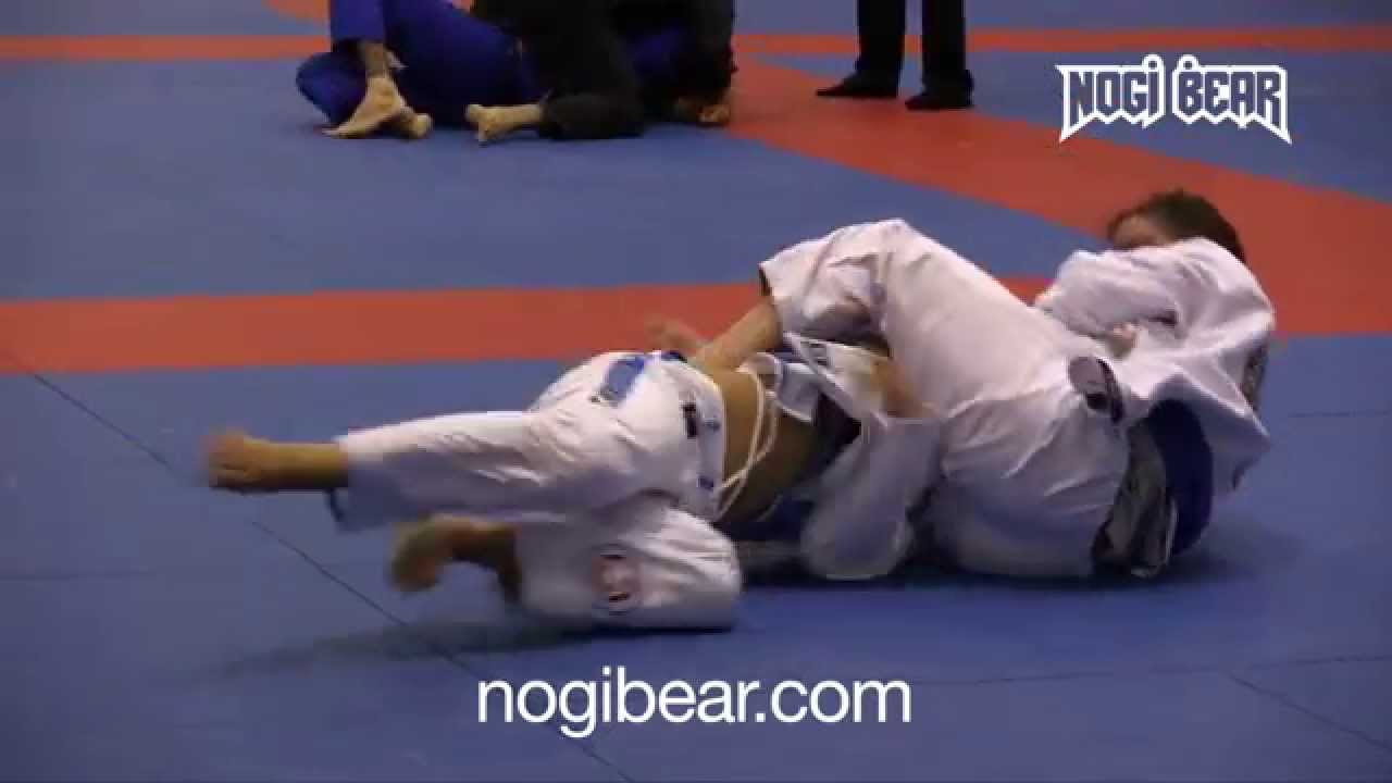 IBJJF NY Summer Open 2014 • Michelle Brisebois vs Anna Bosco • Female Blue Belt • Nogi Bear®
