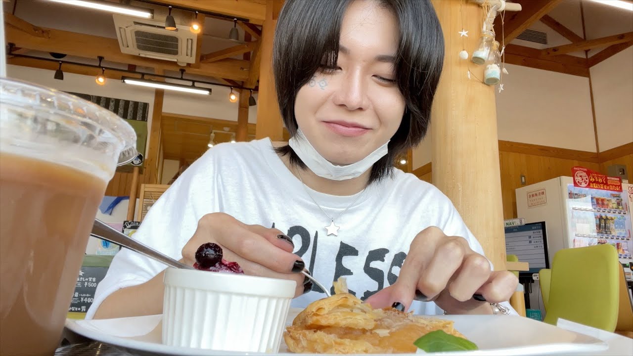 海カフェでアップルパイと戦ってきたvlog