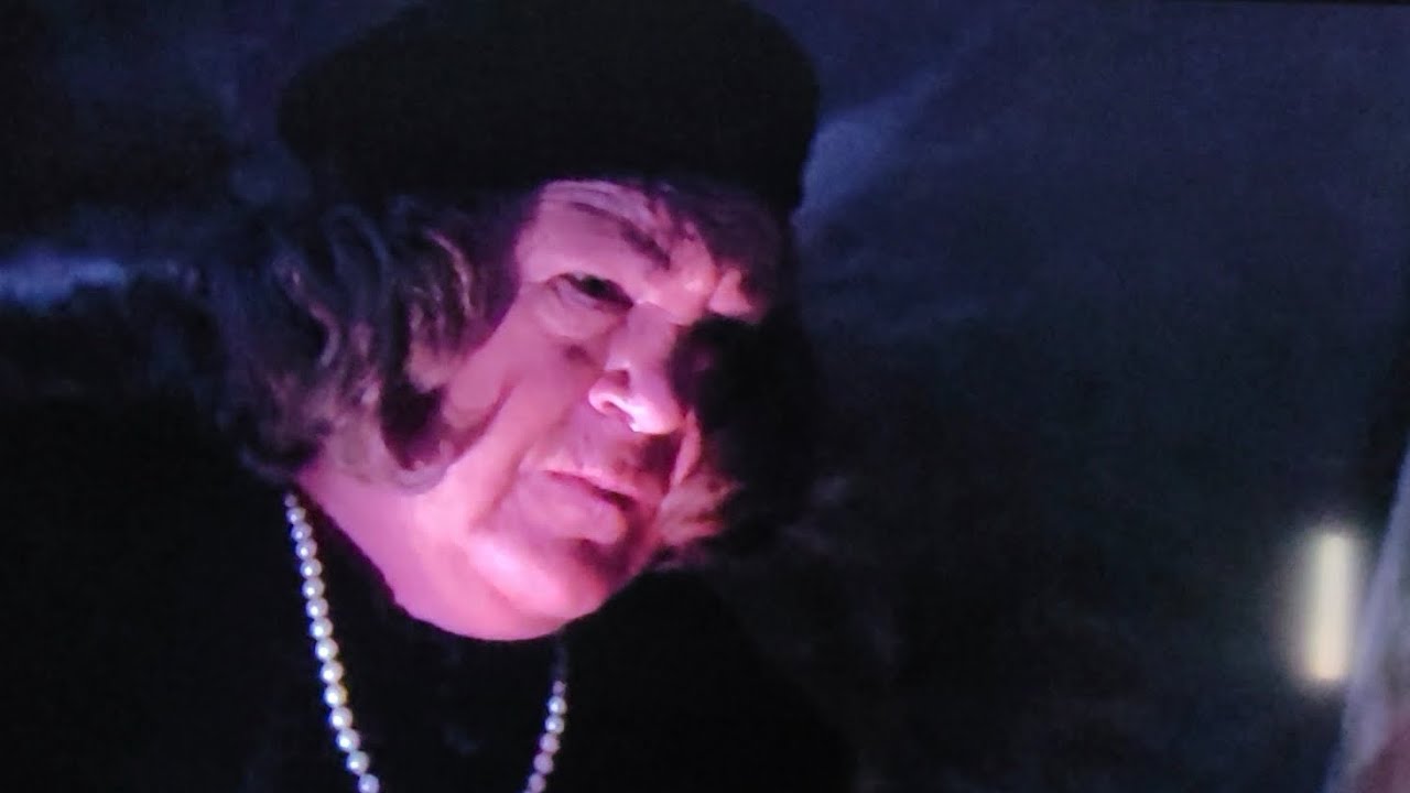 The Goonies: Follow them size five