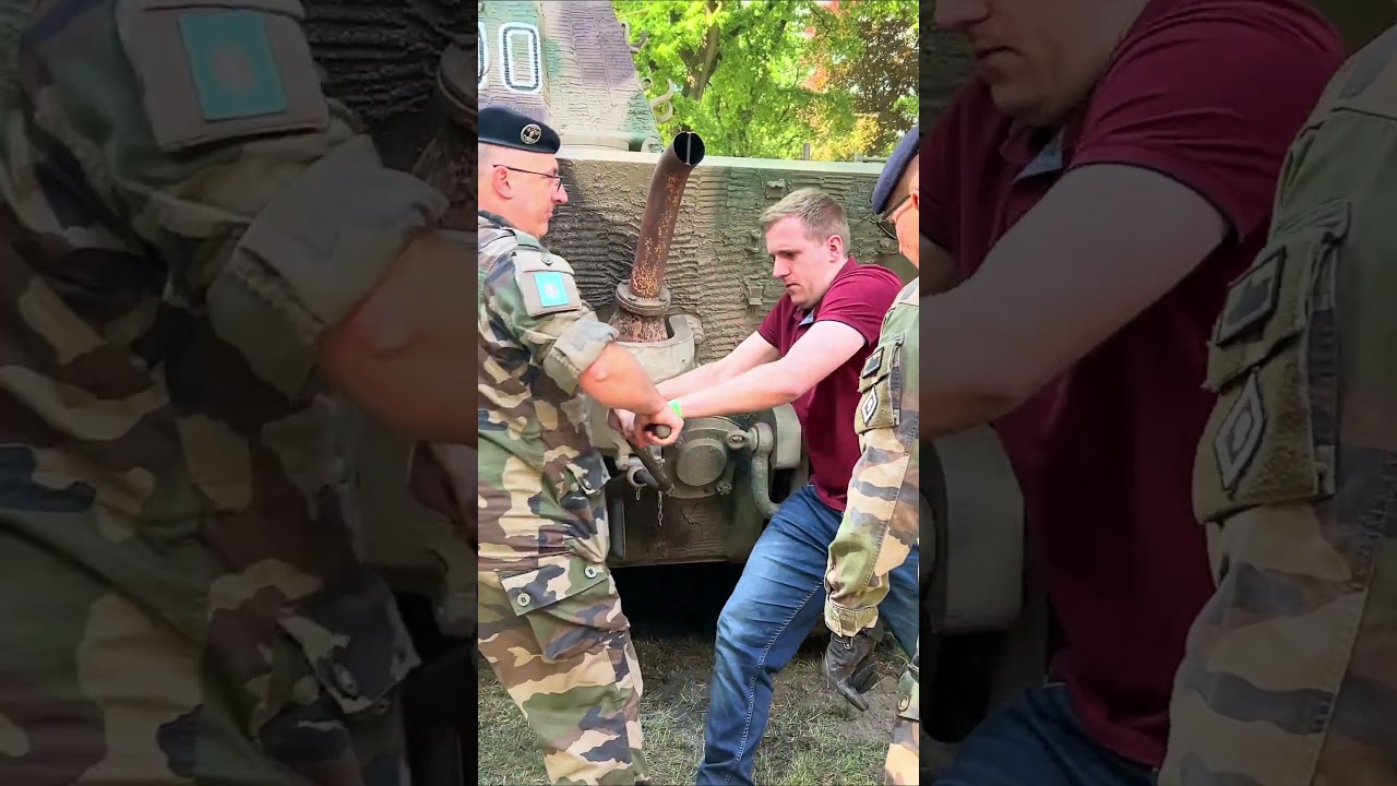Démarrage à la manivelle pour notre Tigre II !