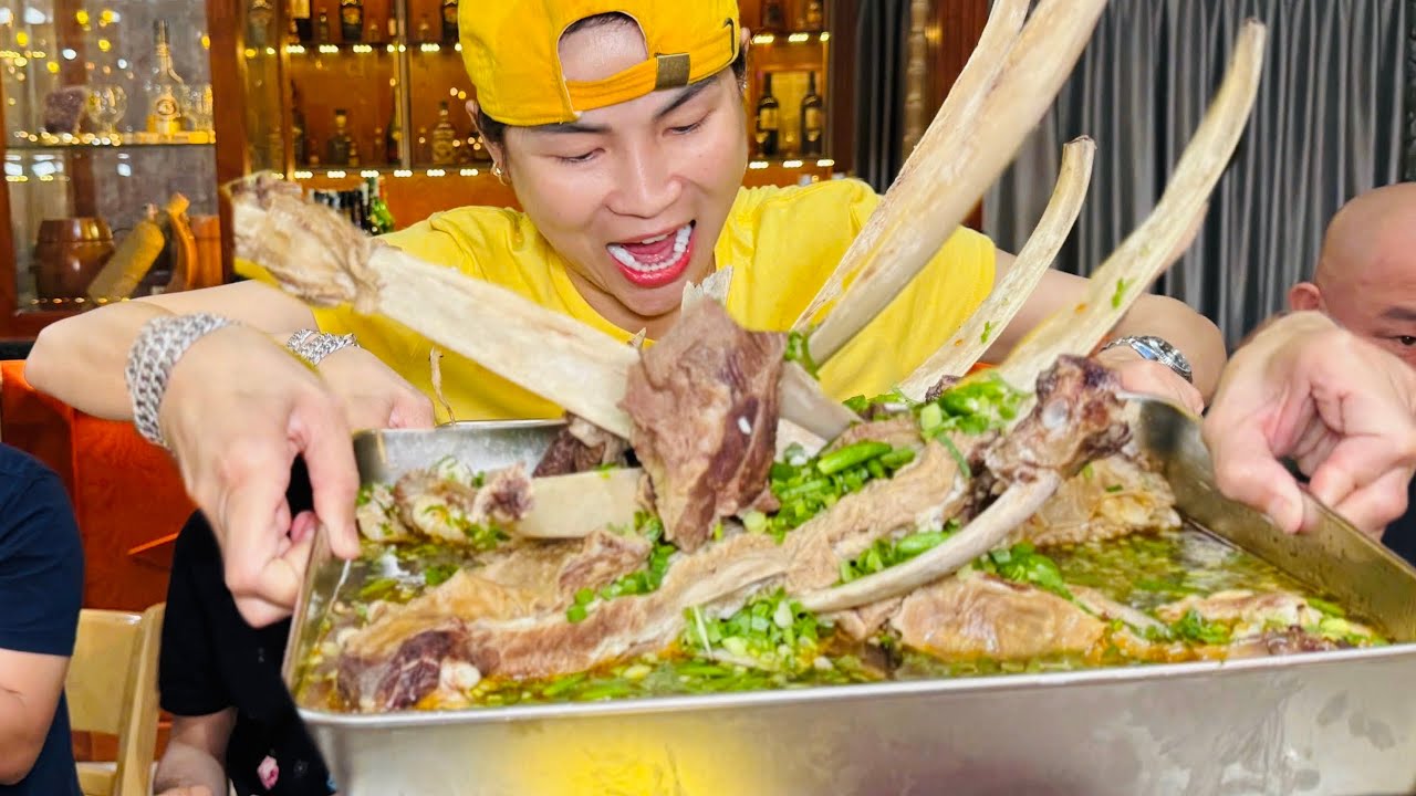 CỰC ĐỈNH CAO TRÀO KHI NGA SUMO ĂN HẾT MÂM SƯỜN BÒ VÀ MÓN QUÀ BẤT NGỜ CỦA HỘI ĐẦU BẾP ĐỒNG NAI TẶNG