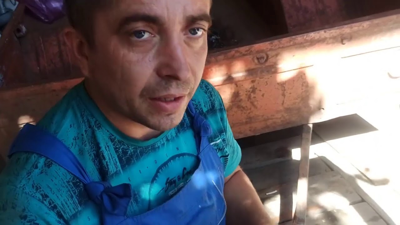 Старенький автомобильный прицеп (легковой) замена всей электропроводки