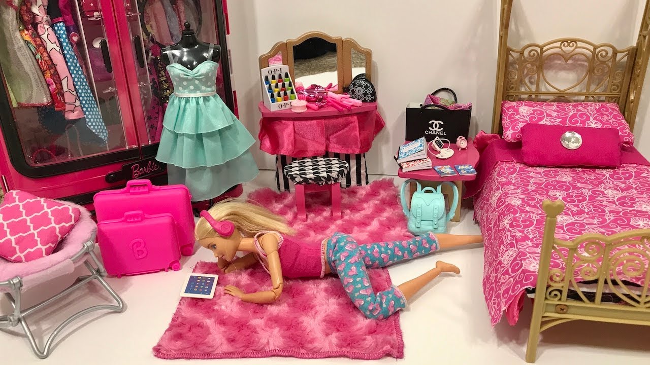 Barbie Bedroom Routine! Big Bath Tub!