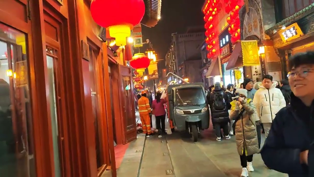 1月1号新年新气象，北京大栅栏步行街迎来游客高峰，真热闹