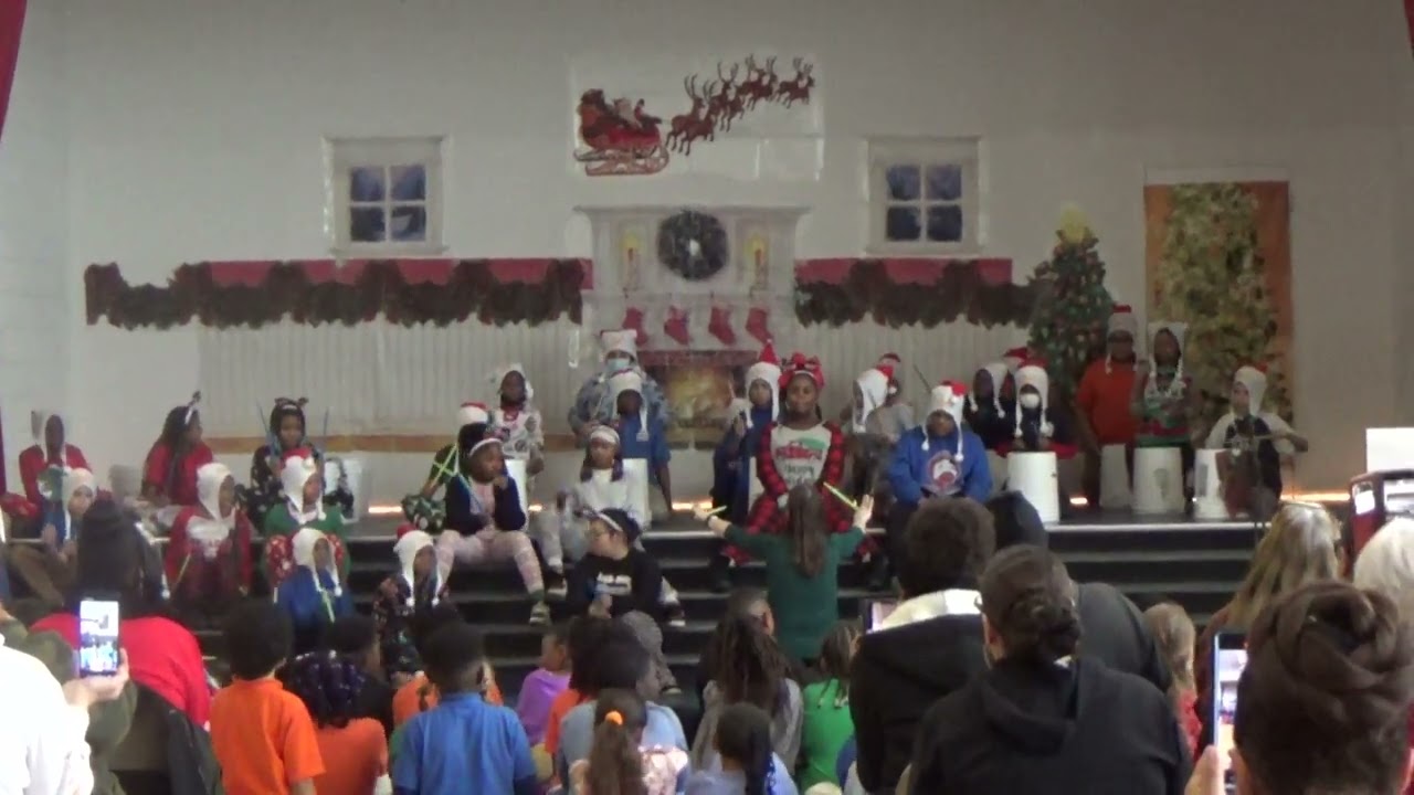 HSAY Fifth Grade Christmas Concert '22: Bucket Drumming
