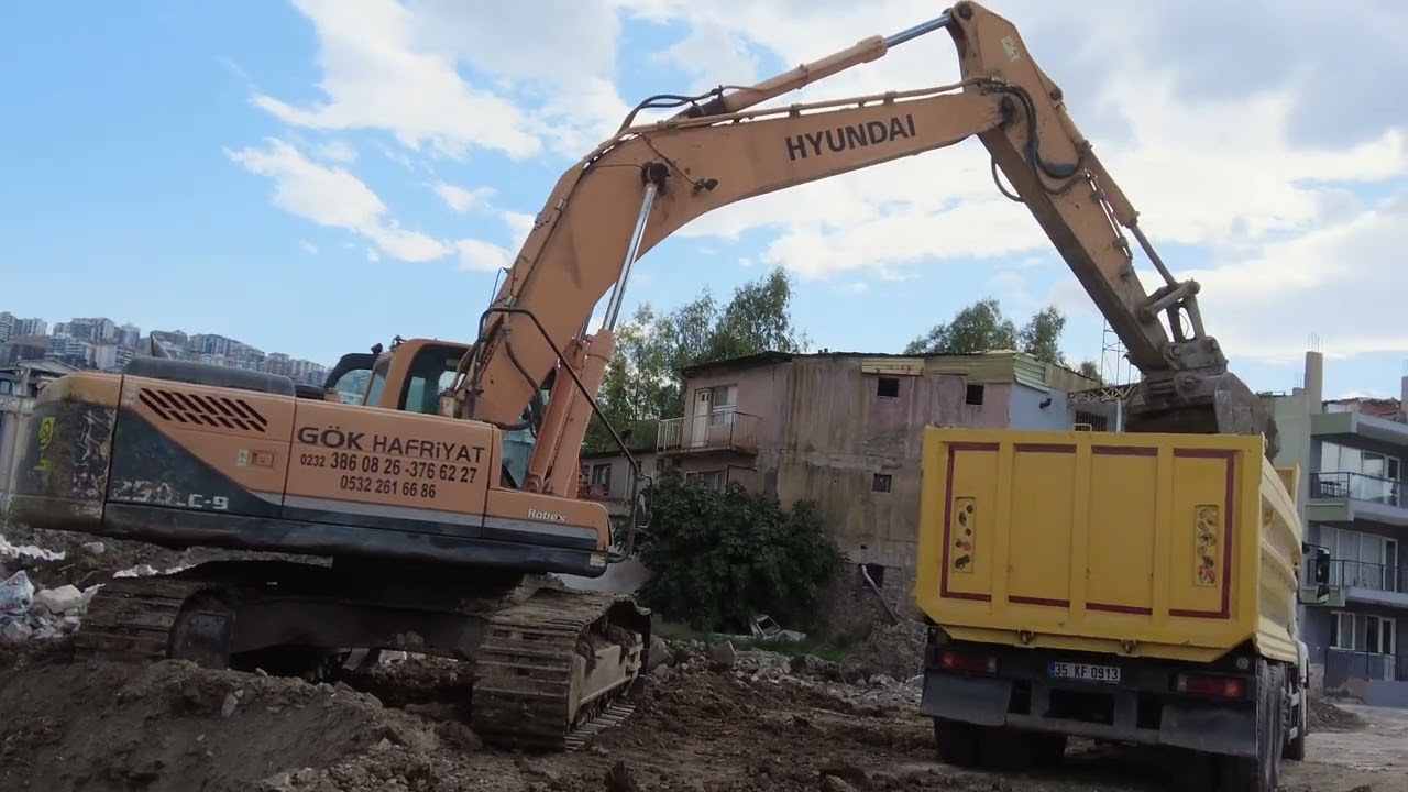 Amazing Hyundai Excavator Loading Mercedes Trucks!