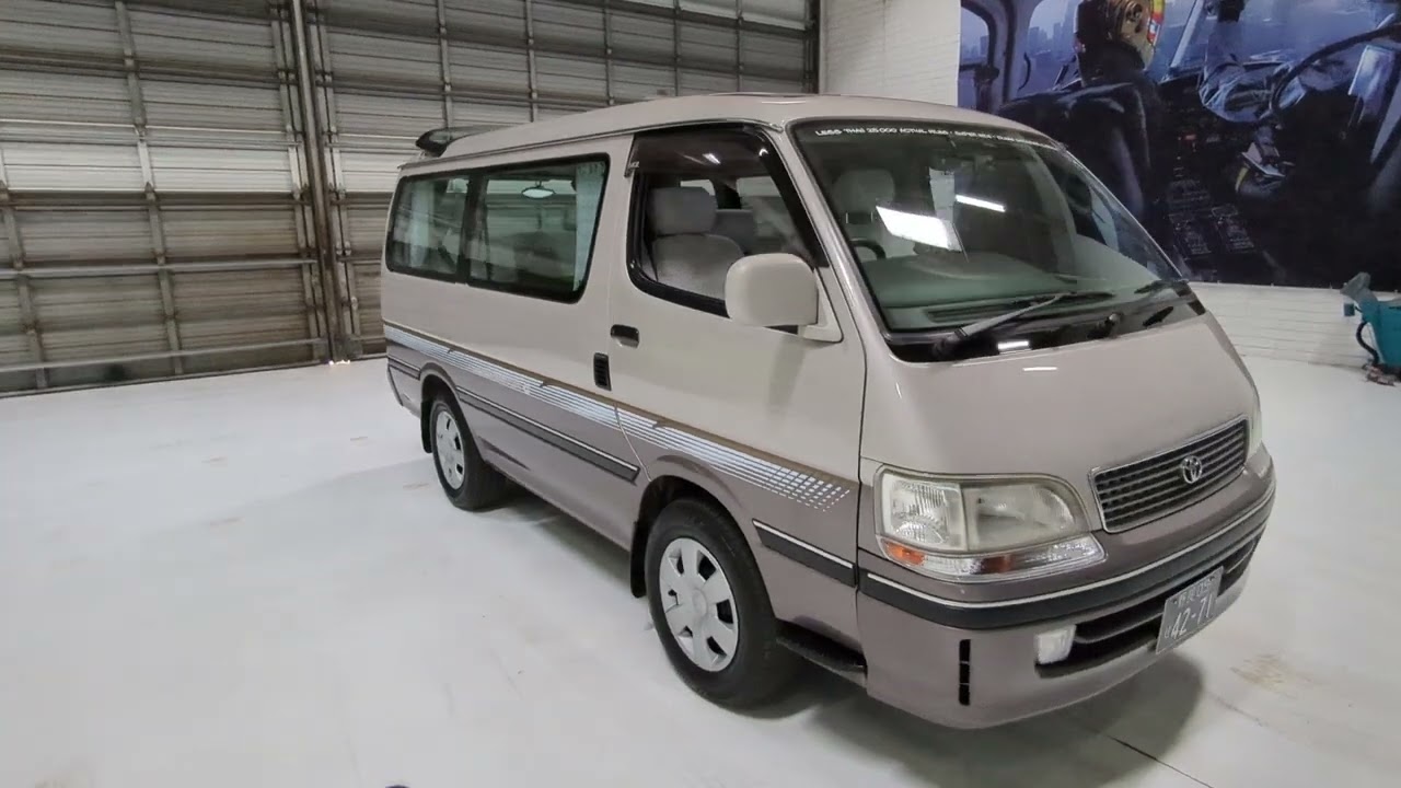 1996 Toyota HiAce Super Custom G SUPER CLEAN 25K miles 4 Sunroofs.