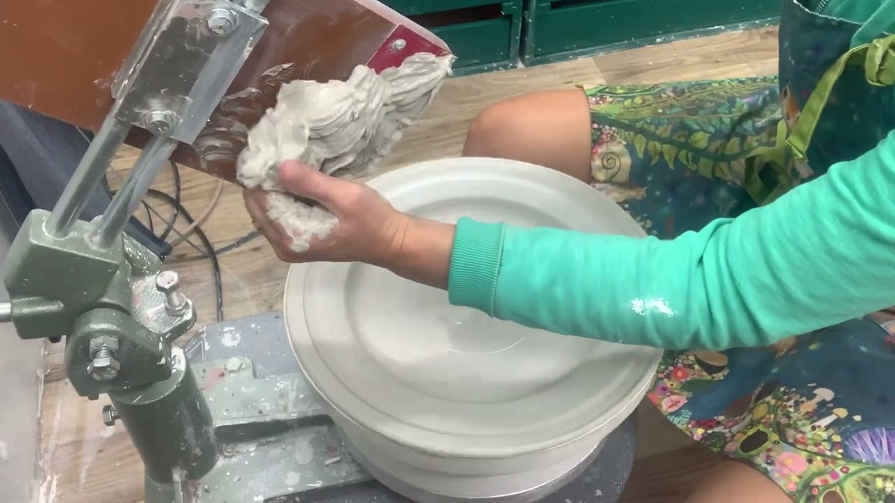 Jollying a plate with a Shimpo mold