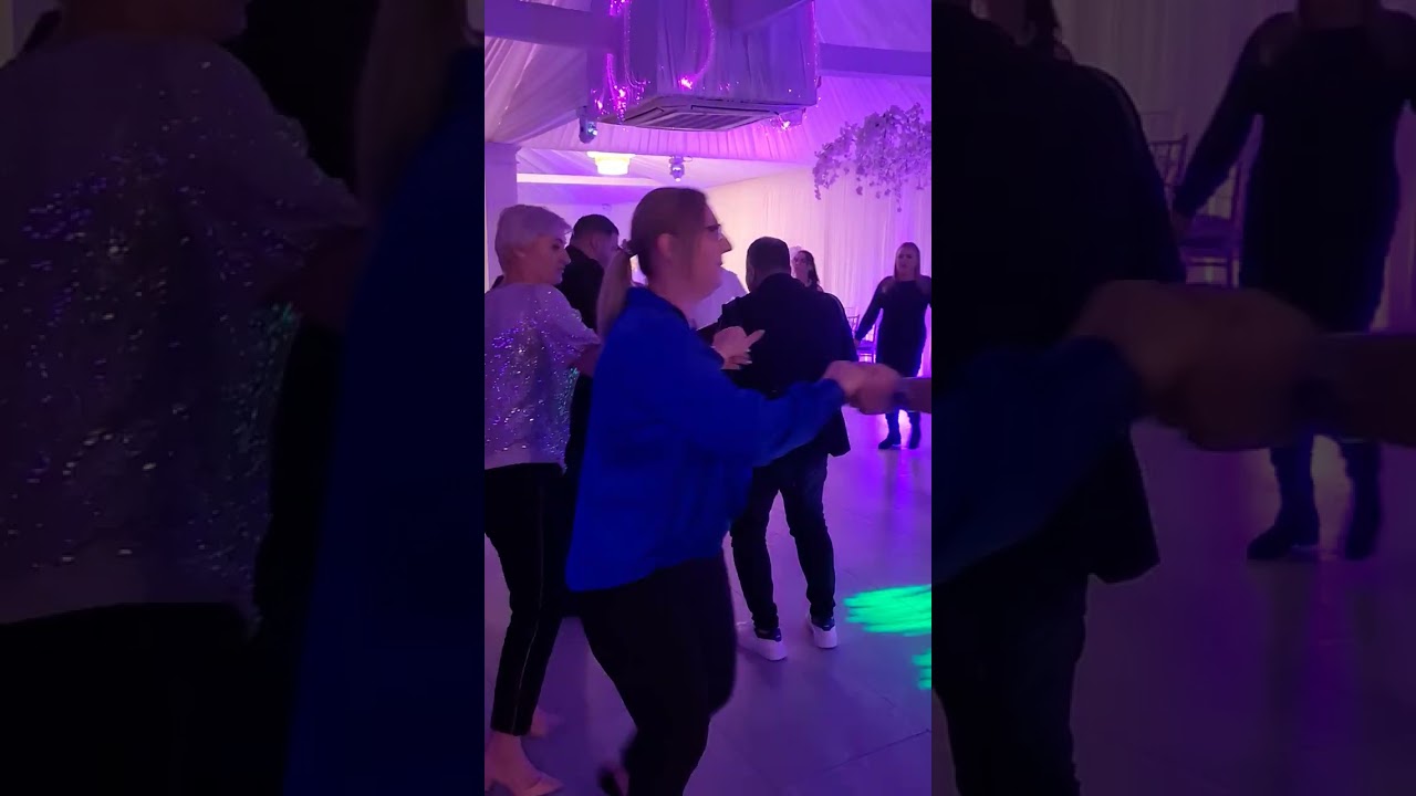 Petrecere Crăciun Londra - Sarba belea.