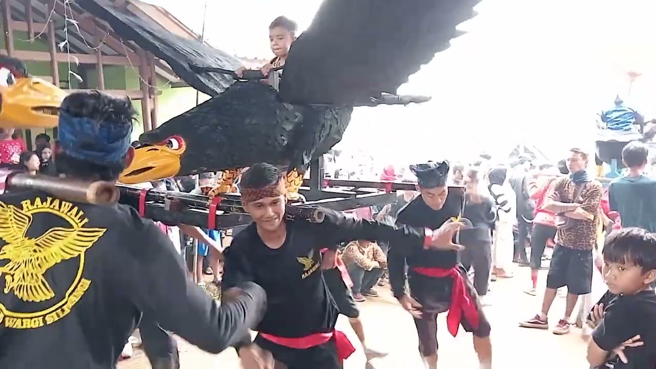seni benjang wargi Siliwangi #rajawalibenjang #siloreng #benjang atraksi rajawali pull penonton