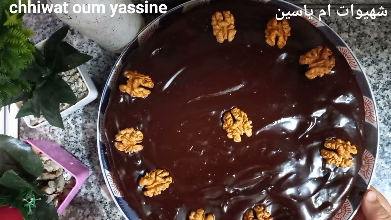 طريقة عمل اسهل كيك الشكلاطة مسقي بصوص الشكولا الاقتصادي واللذيذ🥕🥕
