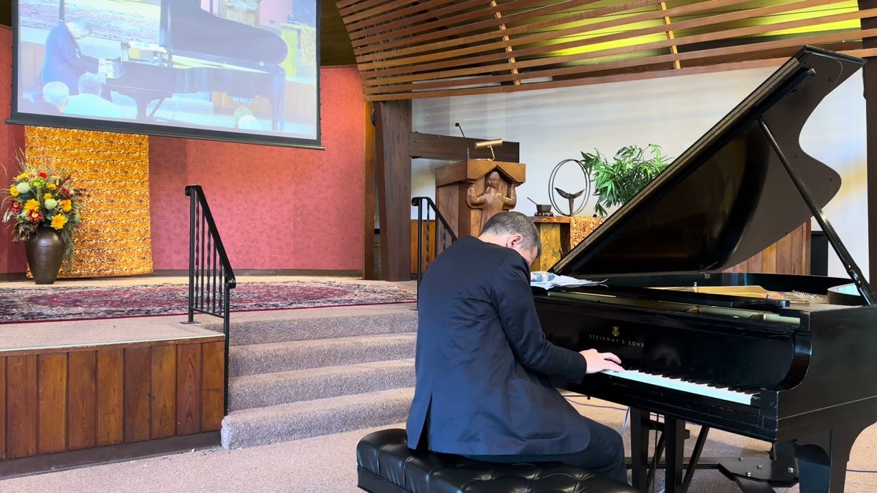 Adam Kent plays works by Montsalvatge, Nin-Culmell, and Surinach
