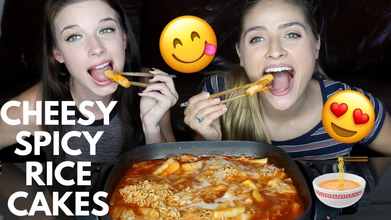 SPICY CHEESY RICE CAKES ((tteokbokki)) vegan recipe and mukbang!