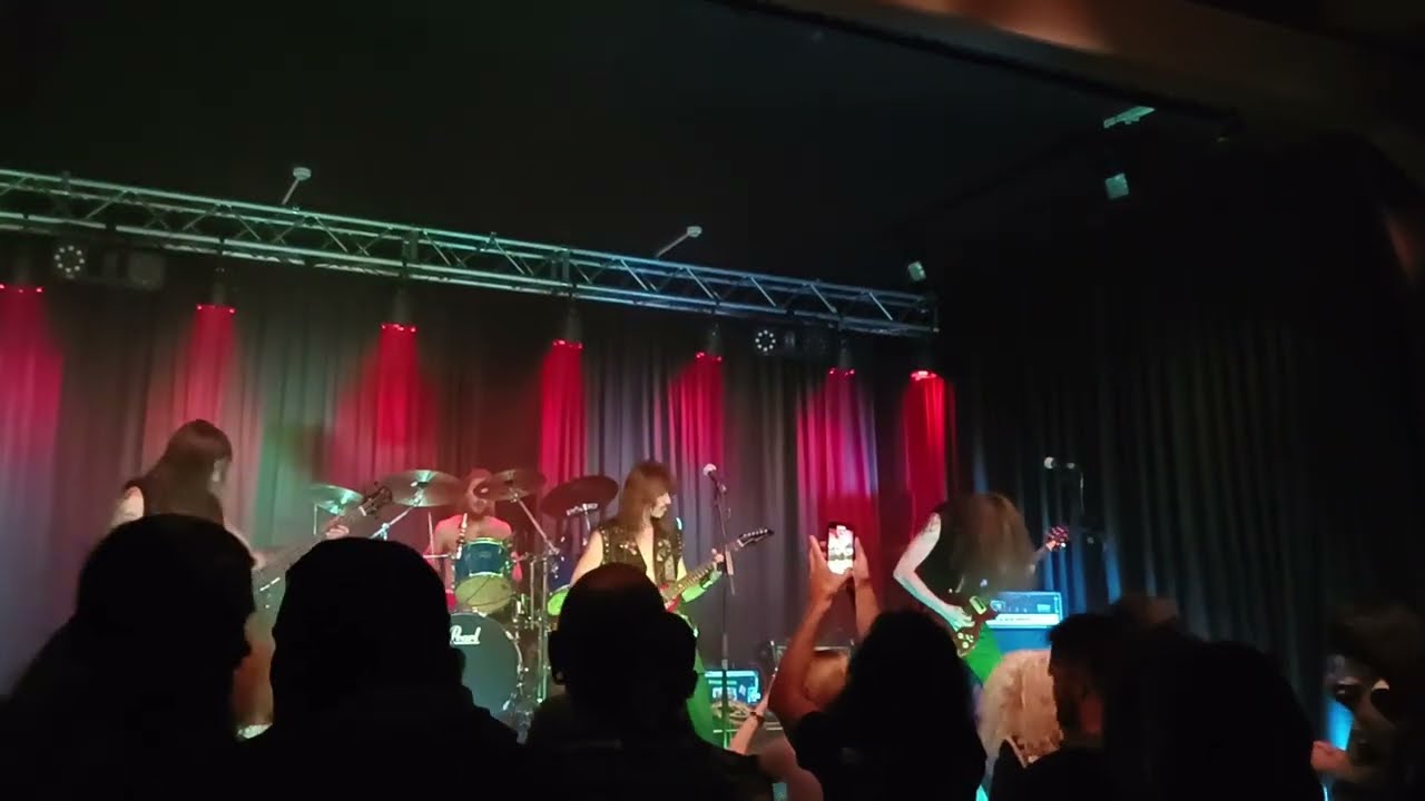 Krew nocy (live in Pavillonen, Grenaa)